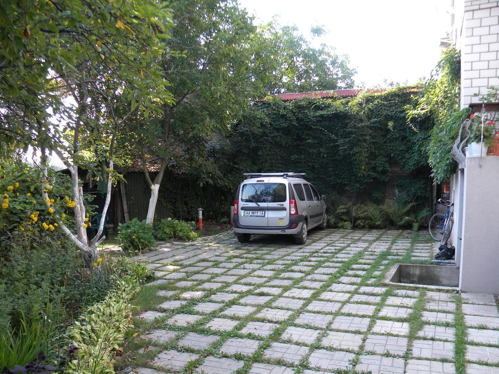 Guest House Dacha Kiev Ngoại thất bức ảnh