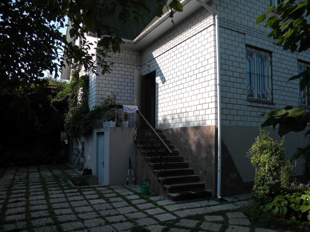Guest House Dacha Kiev Ngoại thất bức ảnh